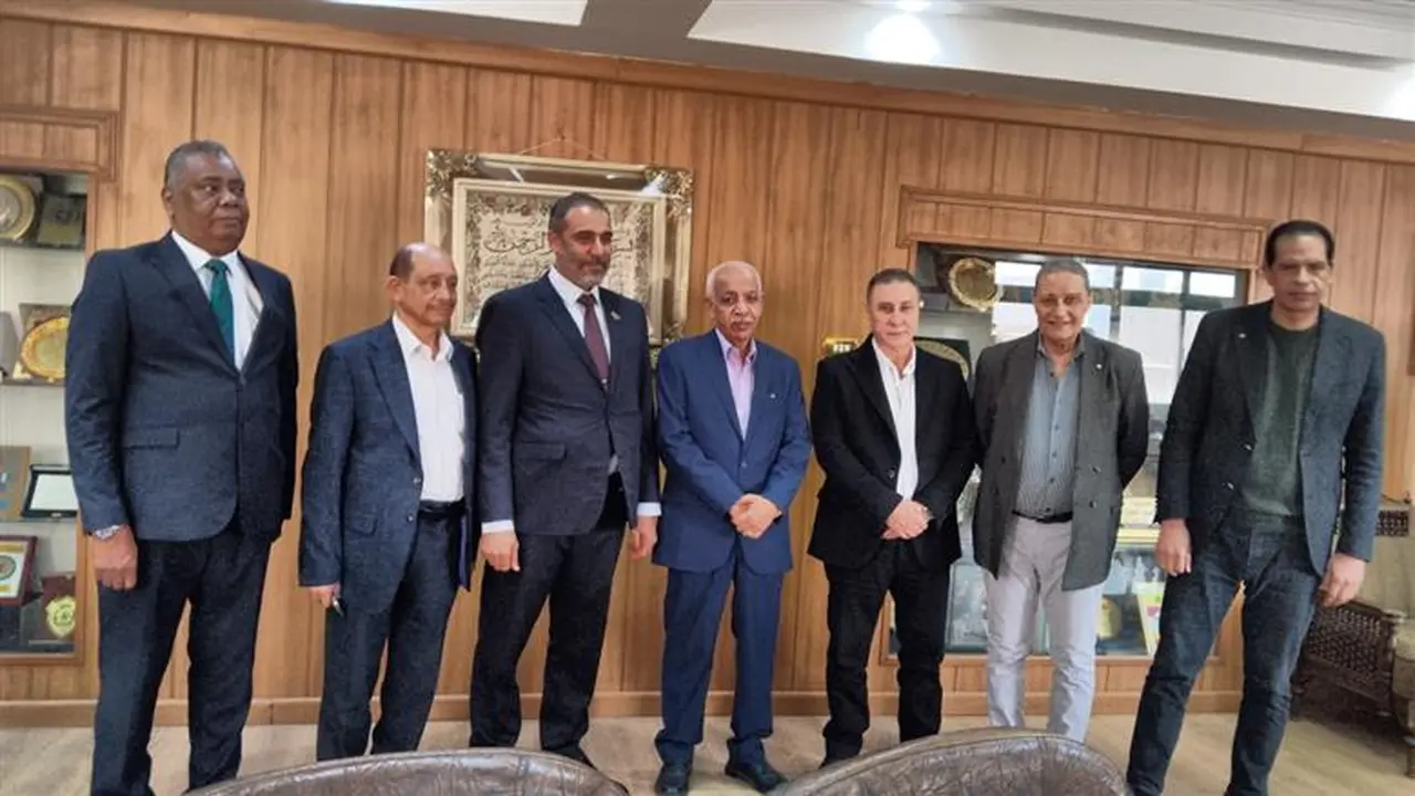 رئيس اتحاد عمال مصر يبحث مع وفود عربية تعزيز التعاون النقابي المشترك